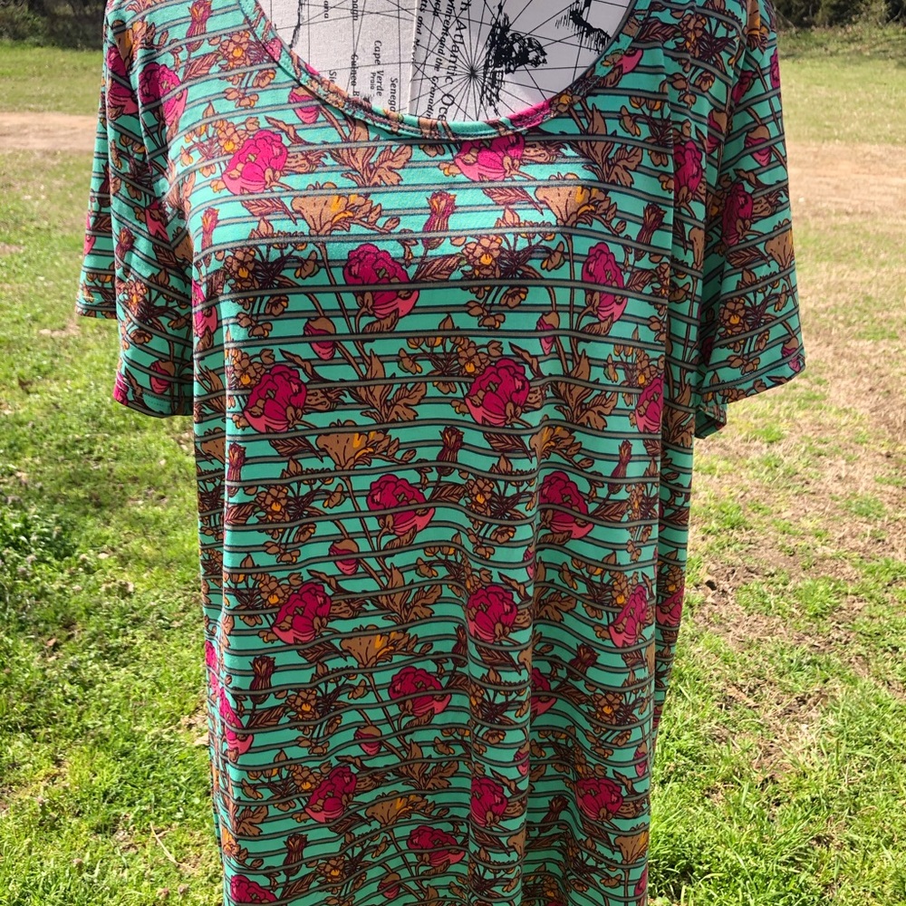 NWT Lularoe 3XL Classic Tee